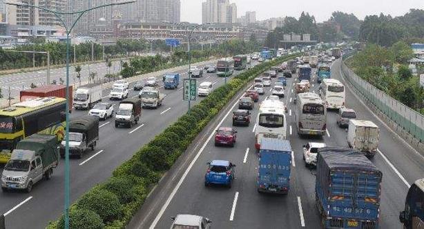 公安部：全國機動車保有量達3.25億輛，機動車駕駛人達4.07億人